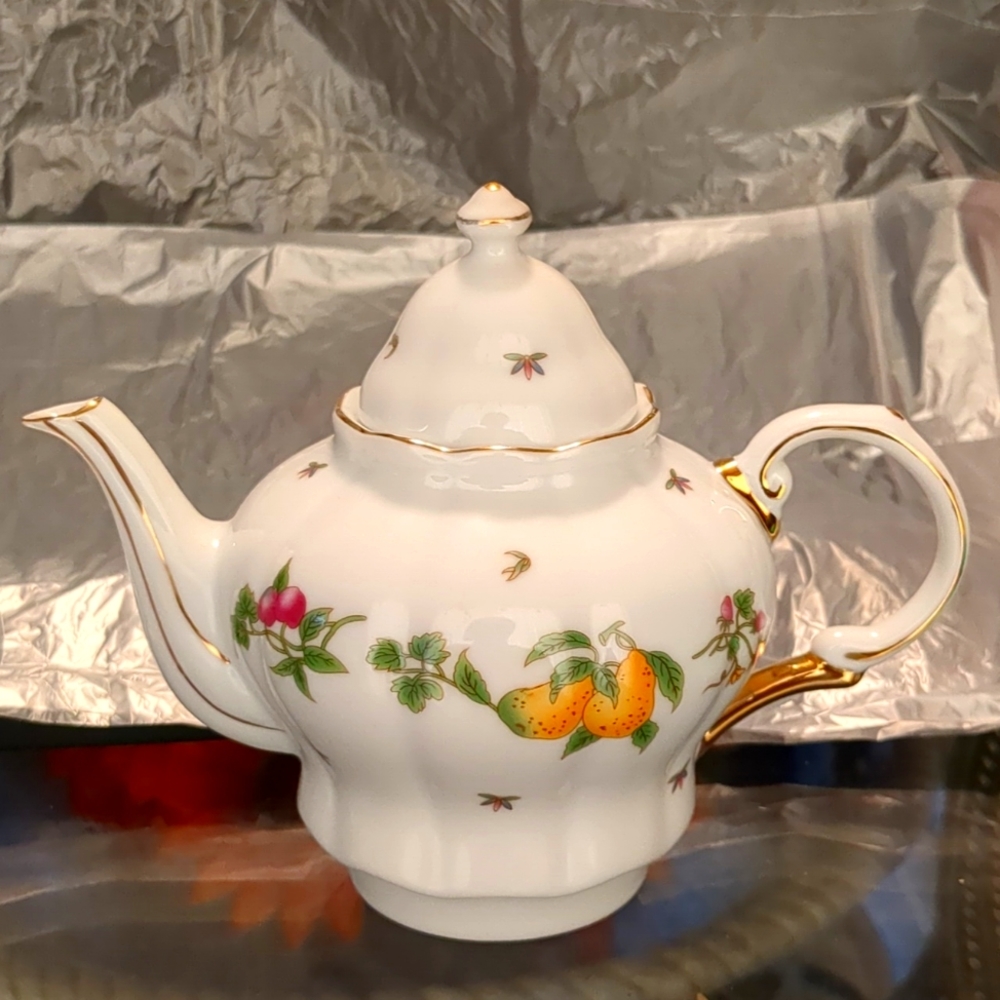 Fruit Porcelain Tea For One
